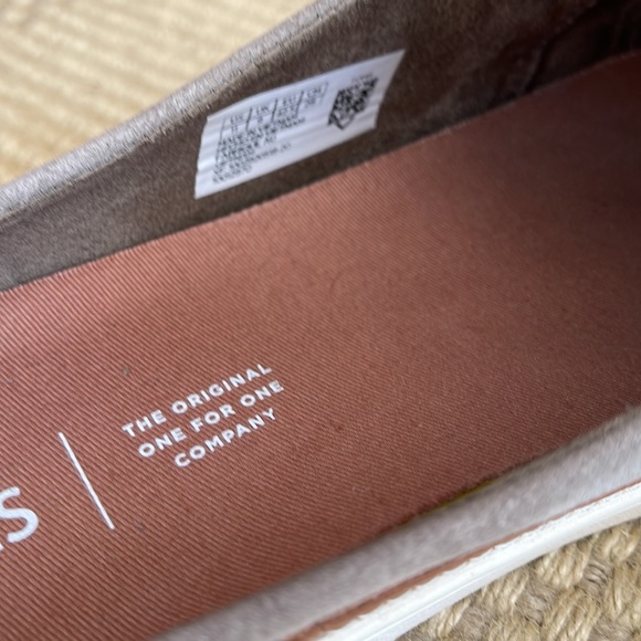 Beautiful Toms suede shoes size 11 - Picture 7 of 8